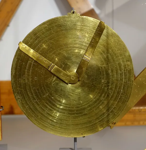 Règle à calcul circulaire en laiton d'Oughtred, fabriquée par Elias Allen à Londres vers 1633-1640